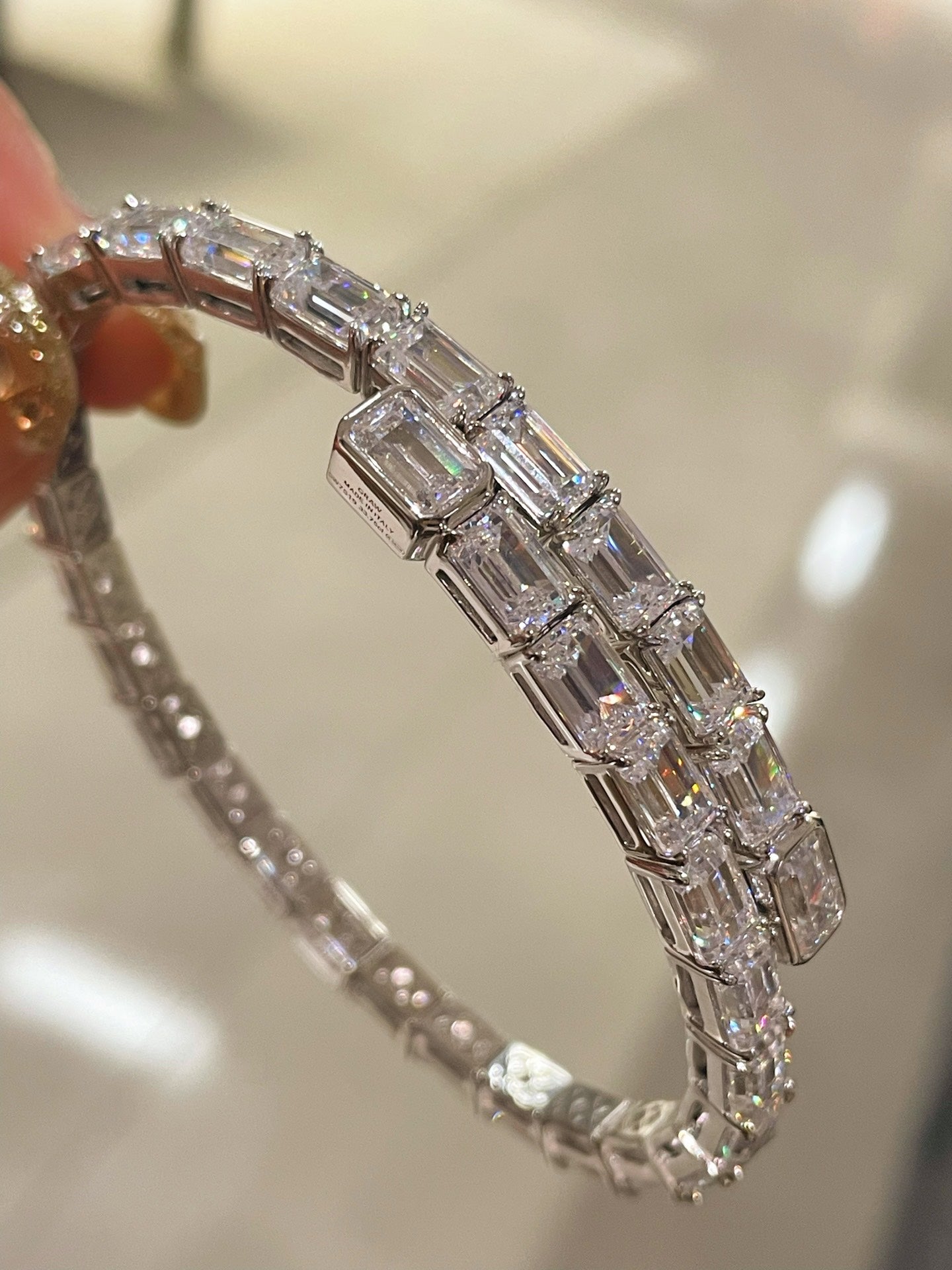 Ice Shine T - Cut Elastic Bracelet – Tower - Cut Diamond Simulant Sparkle - floysun