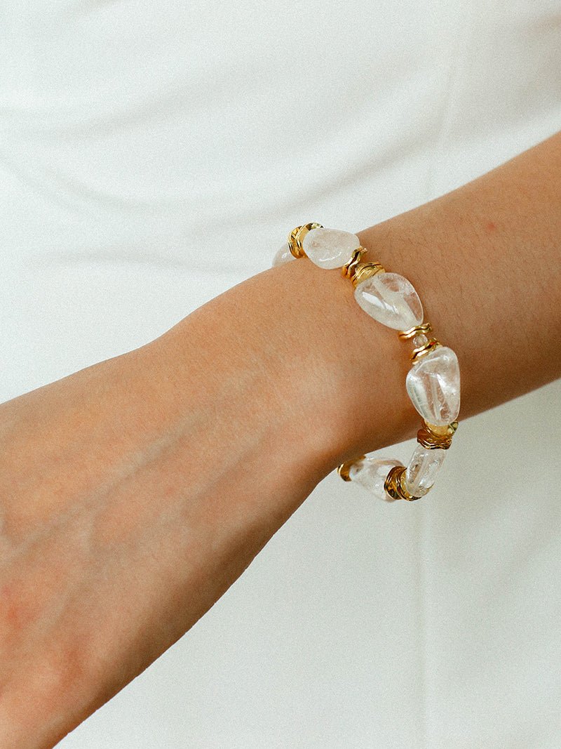 Irregular White Crystal Bracelet with Gold Flakes - floysun
