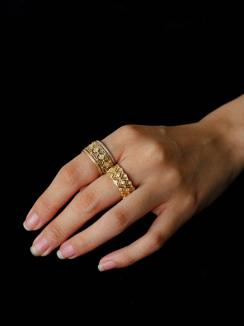 Italian Lace - Inspired Wide Band Ring Green Stone Inlay - Gold - floysun