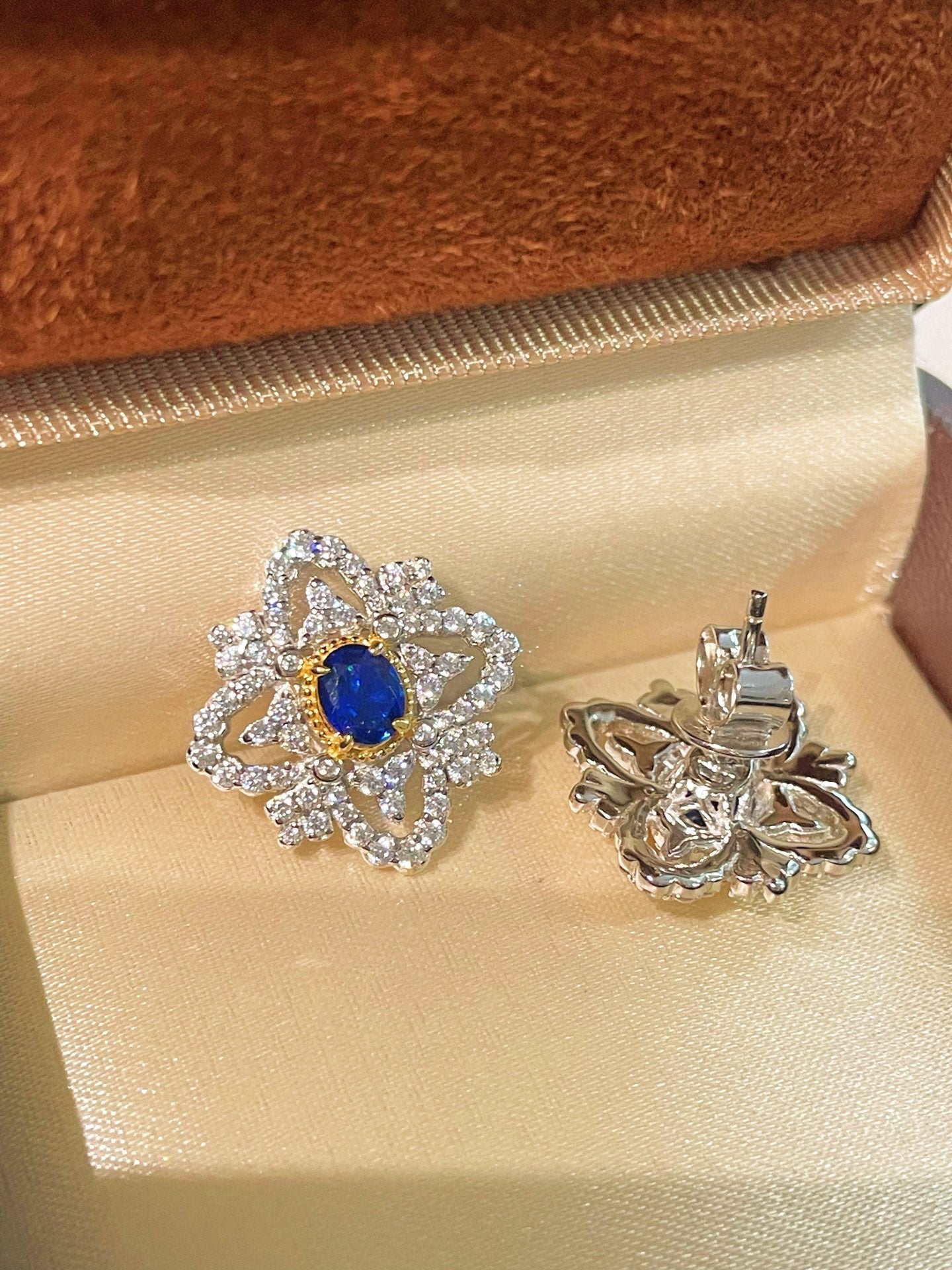 Italian Style Blue Sapphire Clover Stud Earrings with Diamond Lace - floysun