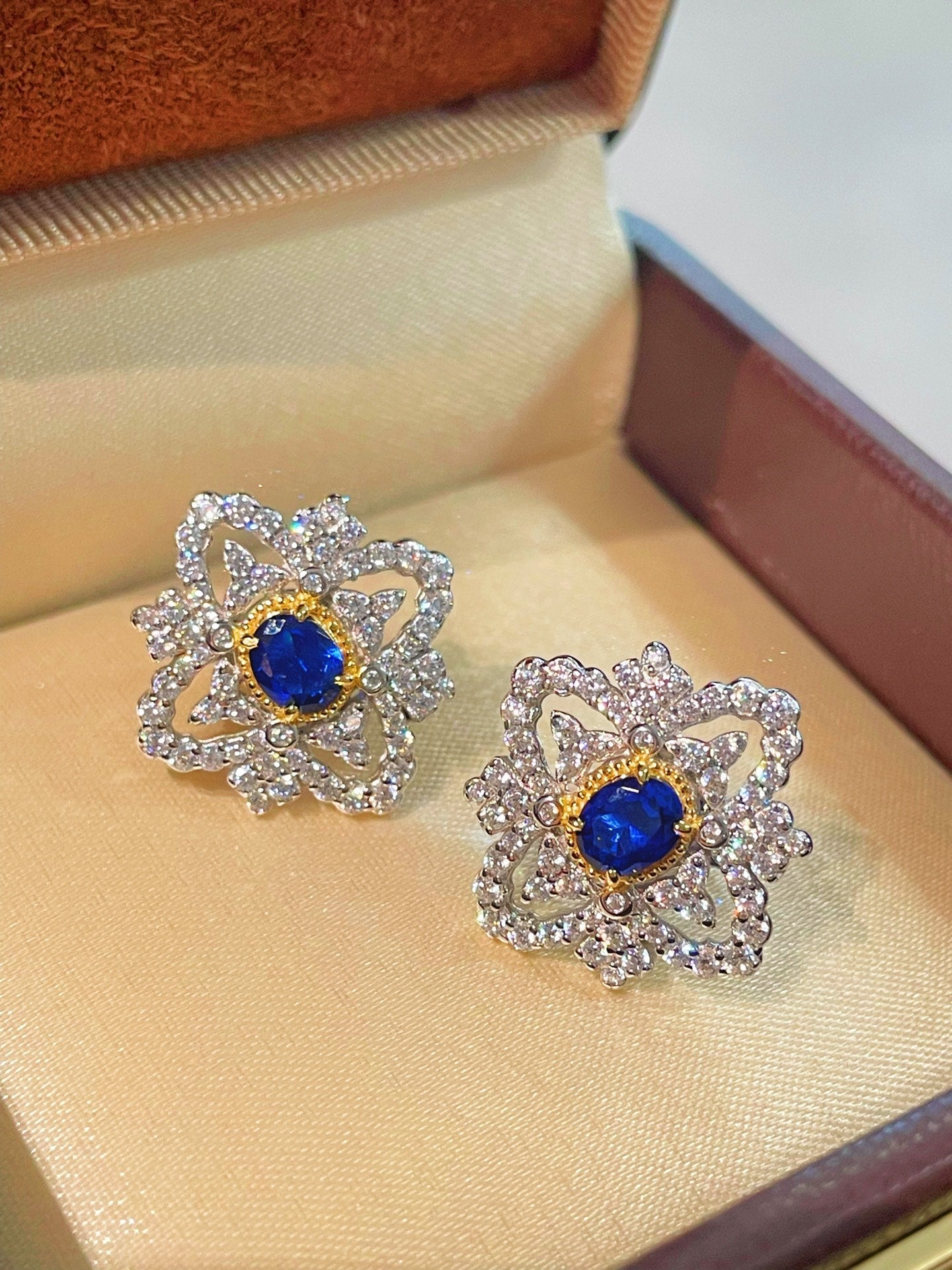 Italian Style Blue Sapphire Clover Stud Earrings with Diamond Lace - floysun