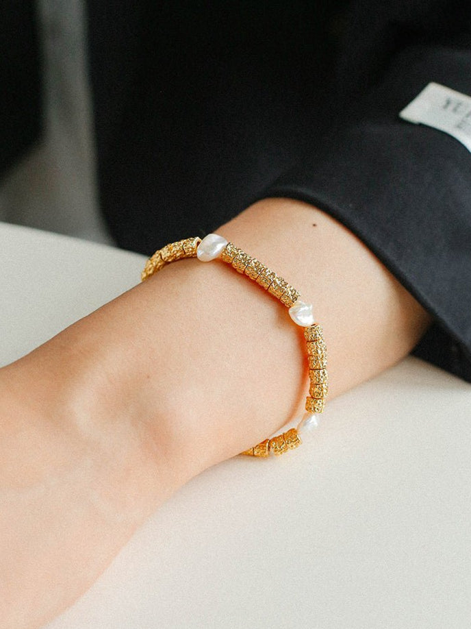 Lava Metal Fragment and Baroque Pearl Beaded Bracelet - floysun