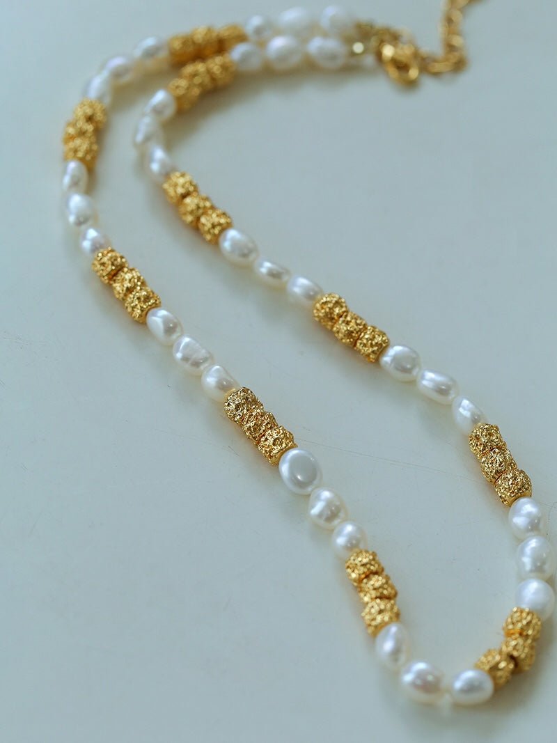 Lava Metal Fragment and Oval Pearl Beaded Necklace - floysun