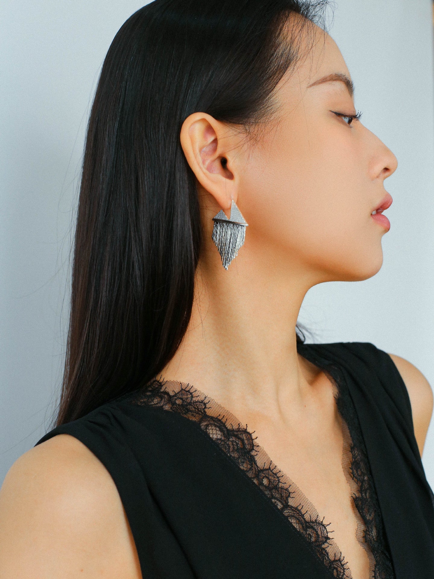Luminous Series Shimmering Diamond Tassel Earrings - floysun