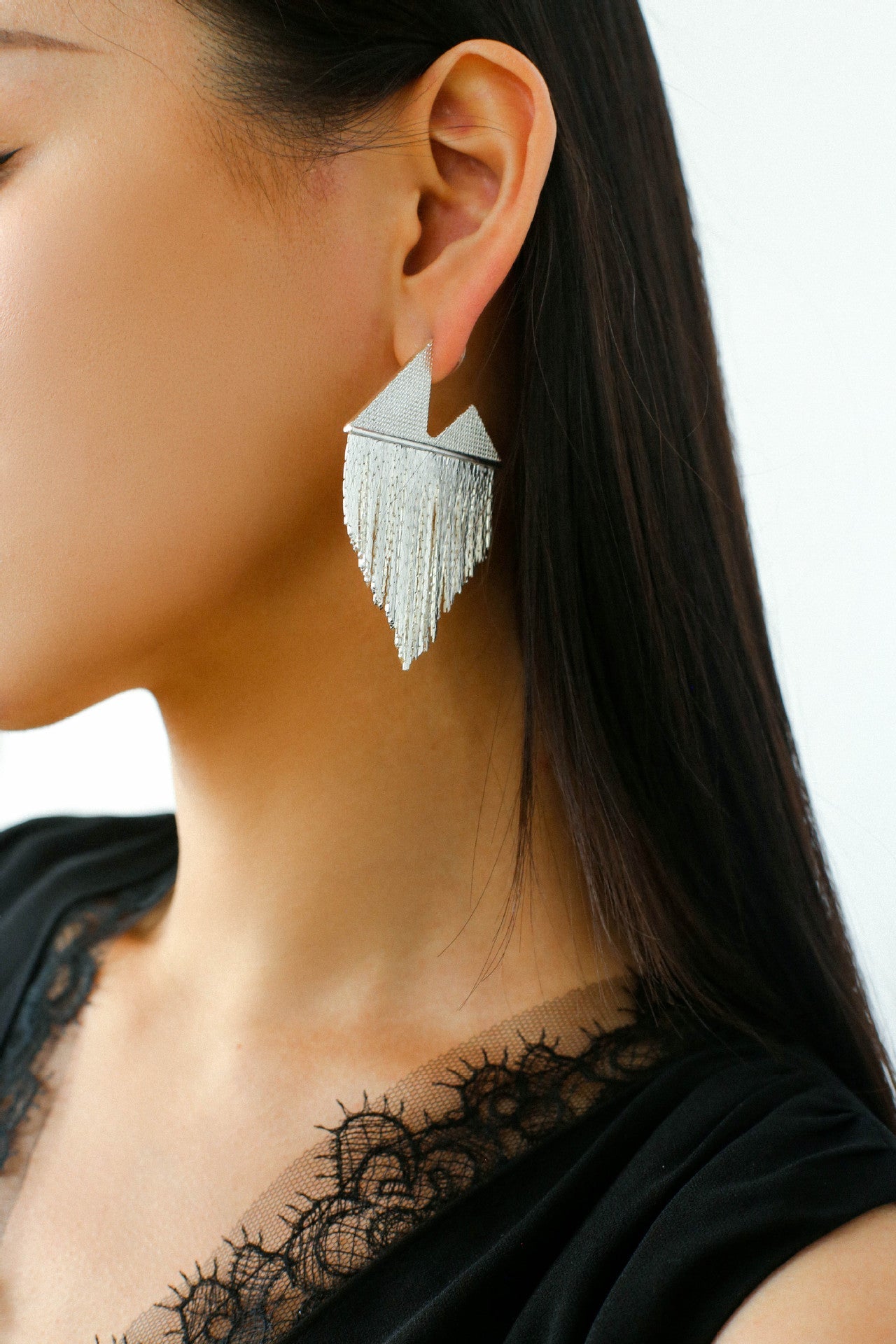 Luminous Series Shimmering Diamond Tassel Earrings - floysun