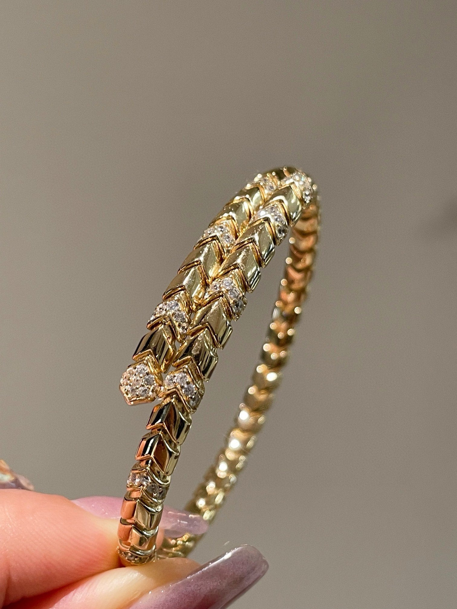 Luxe Serpent Memory Bangle - floysun