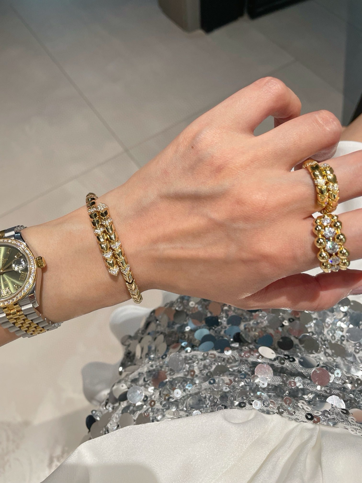 Luxe Serpent Memory Bangle - floysun