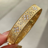 Luxurious Pavé Heavywork Brushed Bangle Natural Mother - of - Pearl Clover - floysun