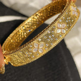 Luxurious Pavé Heavywork Brushed Bangle Natural Mother - of - Pearl Clover - floysun