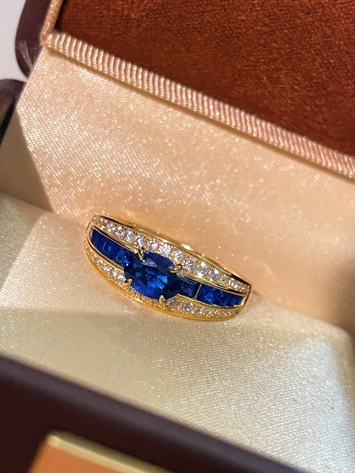 Luxury T - Bar Sapphire Row Ring – Handcrafted Pave Diamonds - floysun