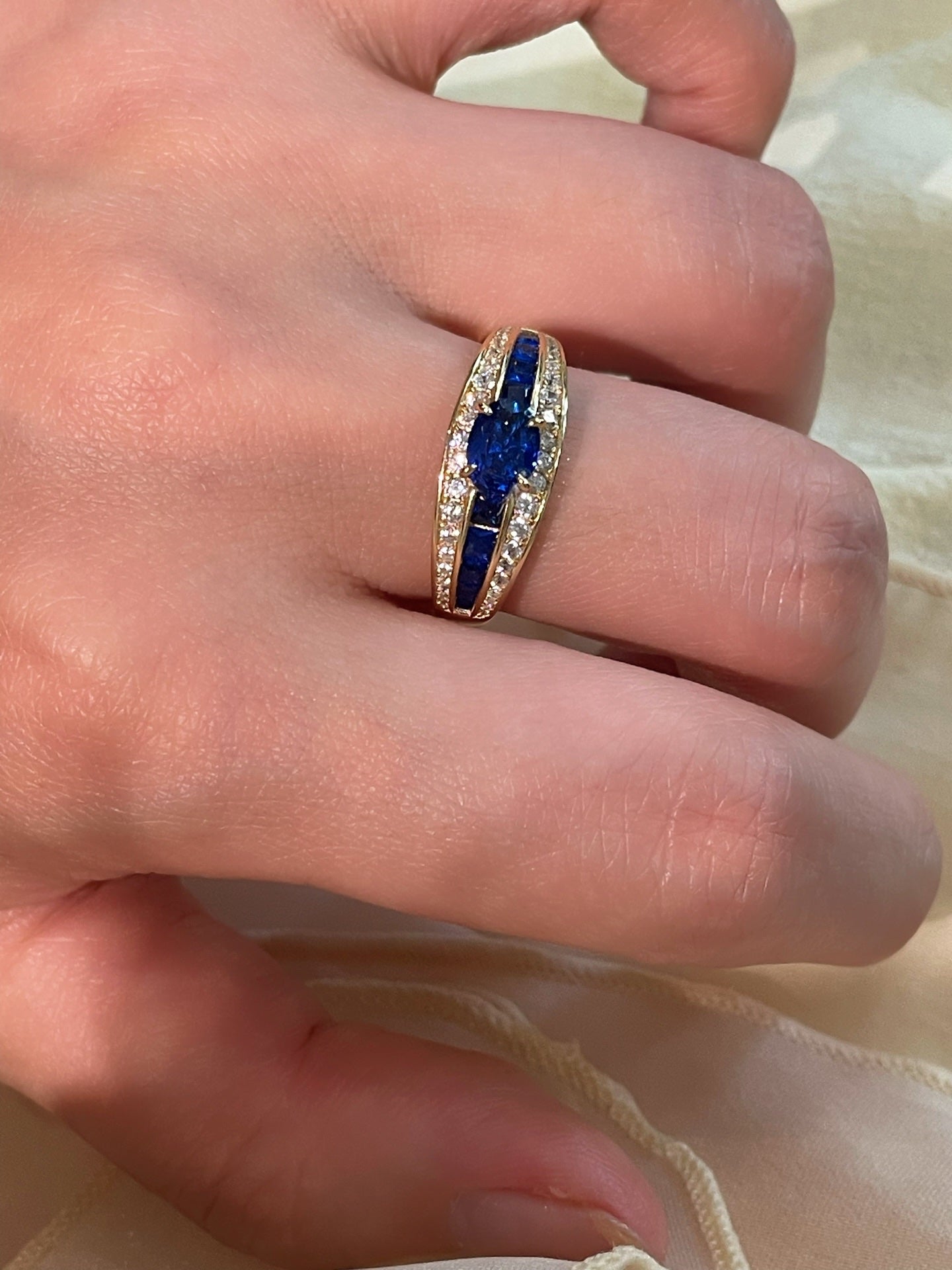 Luxury T - Bar Sapphire Row Ring – Handcrafted Pave Diamonds - floysun