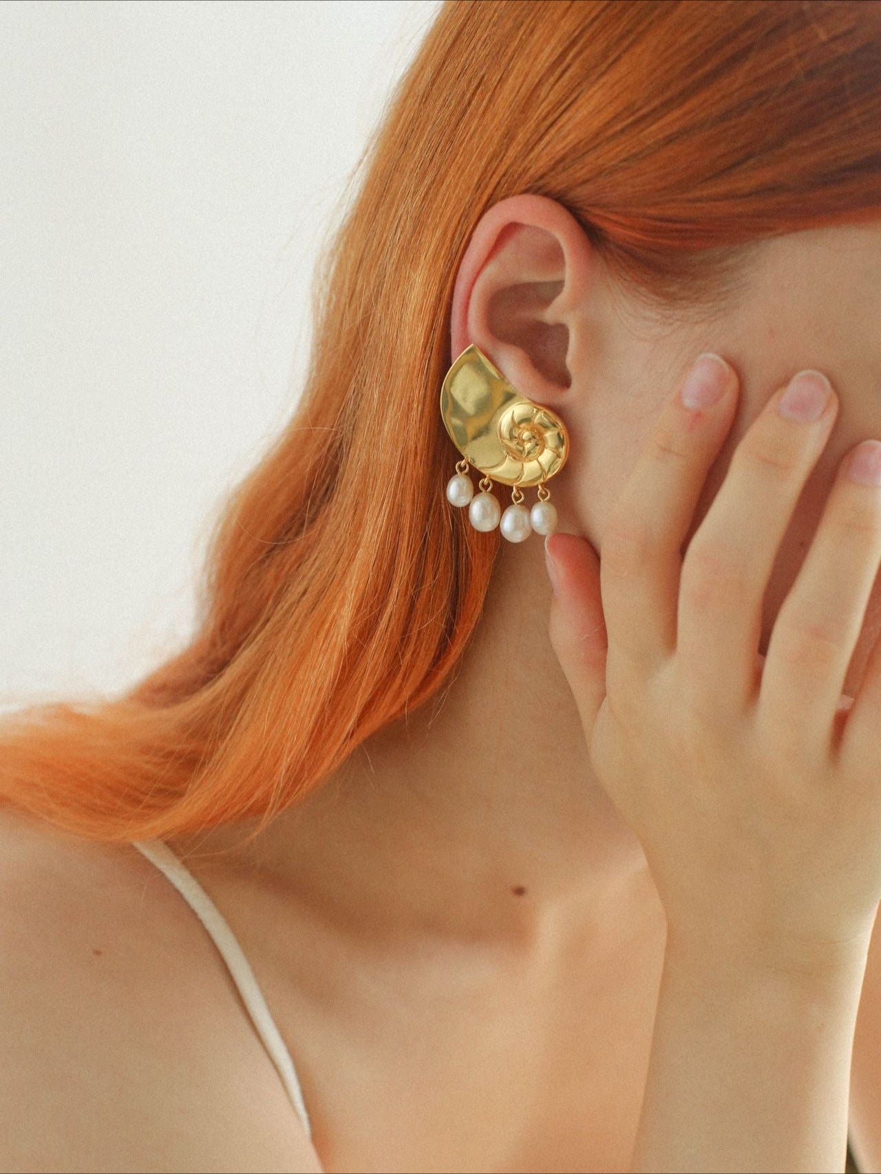 Metallic Conch Pearl Statement Drop Earrings - floysun