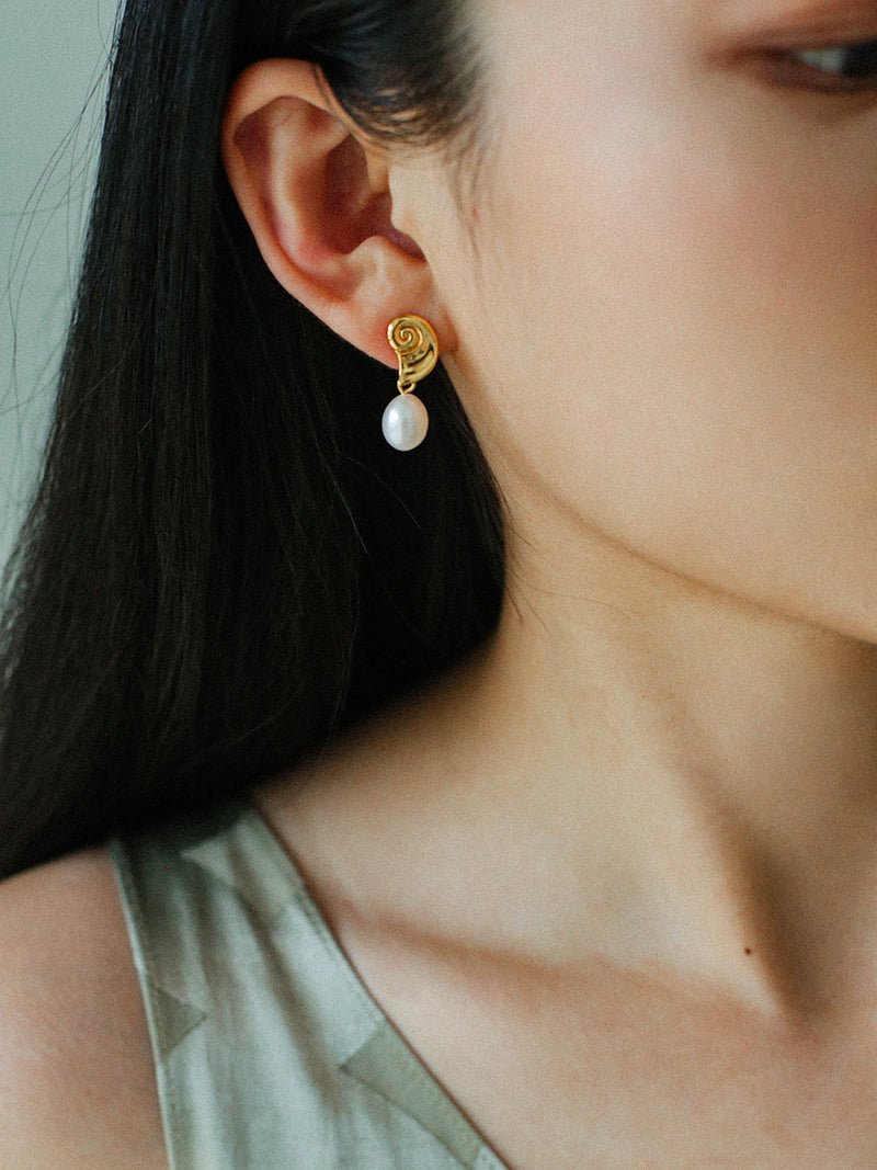 Metallic Conch Pearl Statement Drop Earrings - floysun