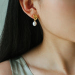 Metallic Conch Pearl Statement Drop Earrings - floysun