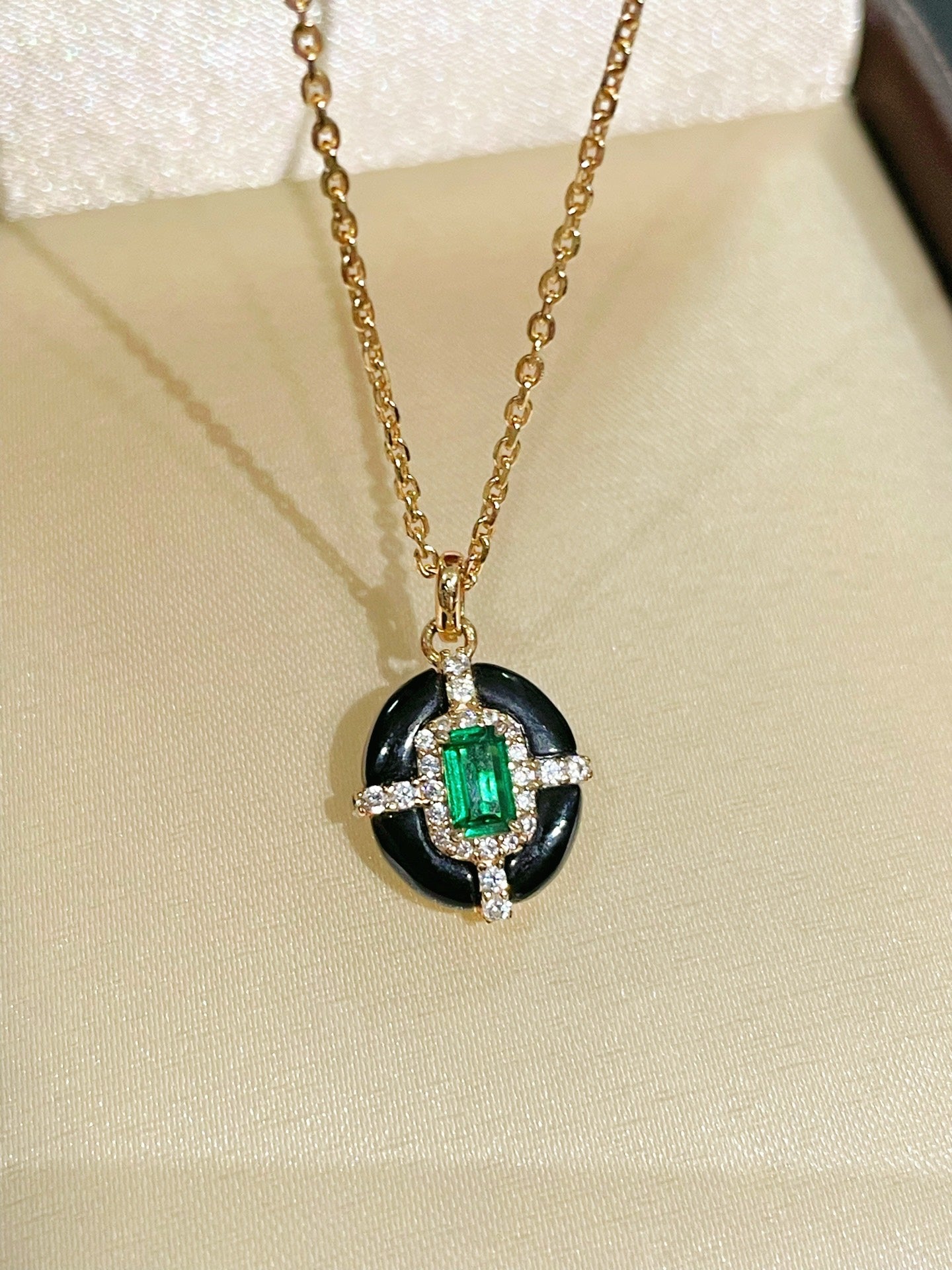 Midnight Emerald Pendant Necklace - floysun