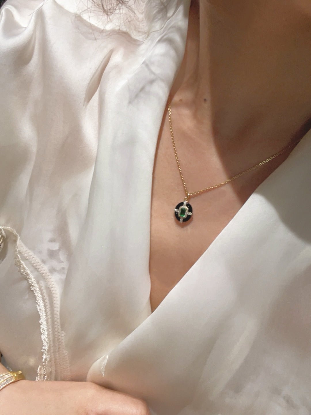Midnight Emerald Pendant Necklace - floysun