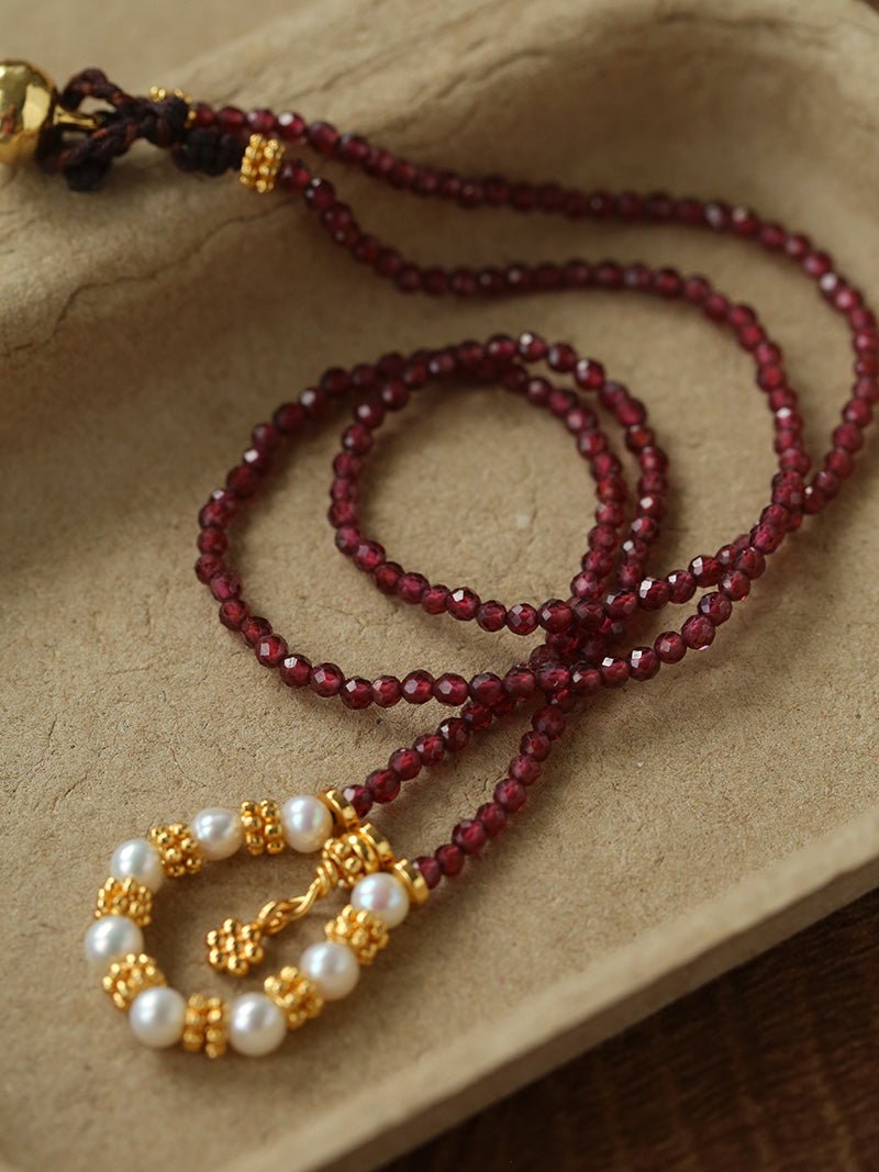 Mini Faceted Garnet Bead Necklace with Pearl & Gold Circle Pendant - floysun
