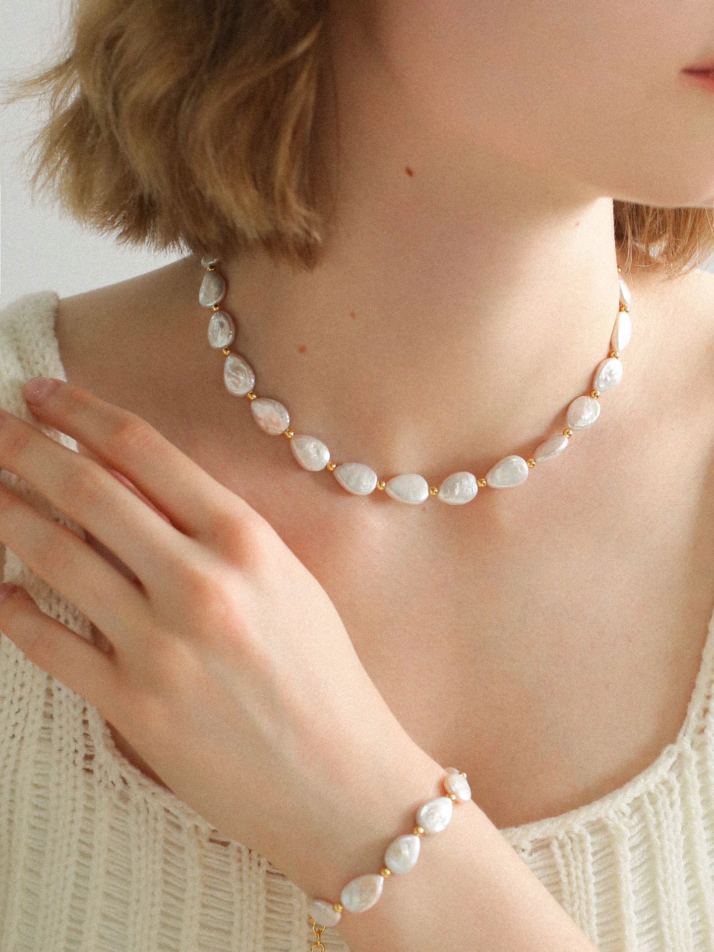 Mini Gold Bead and Teardrop Baroque Pearl Necklace - floysun