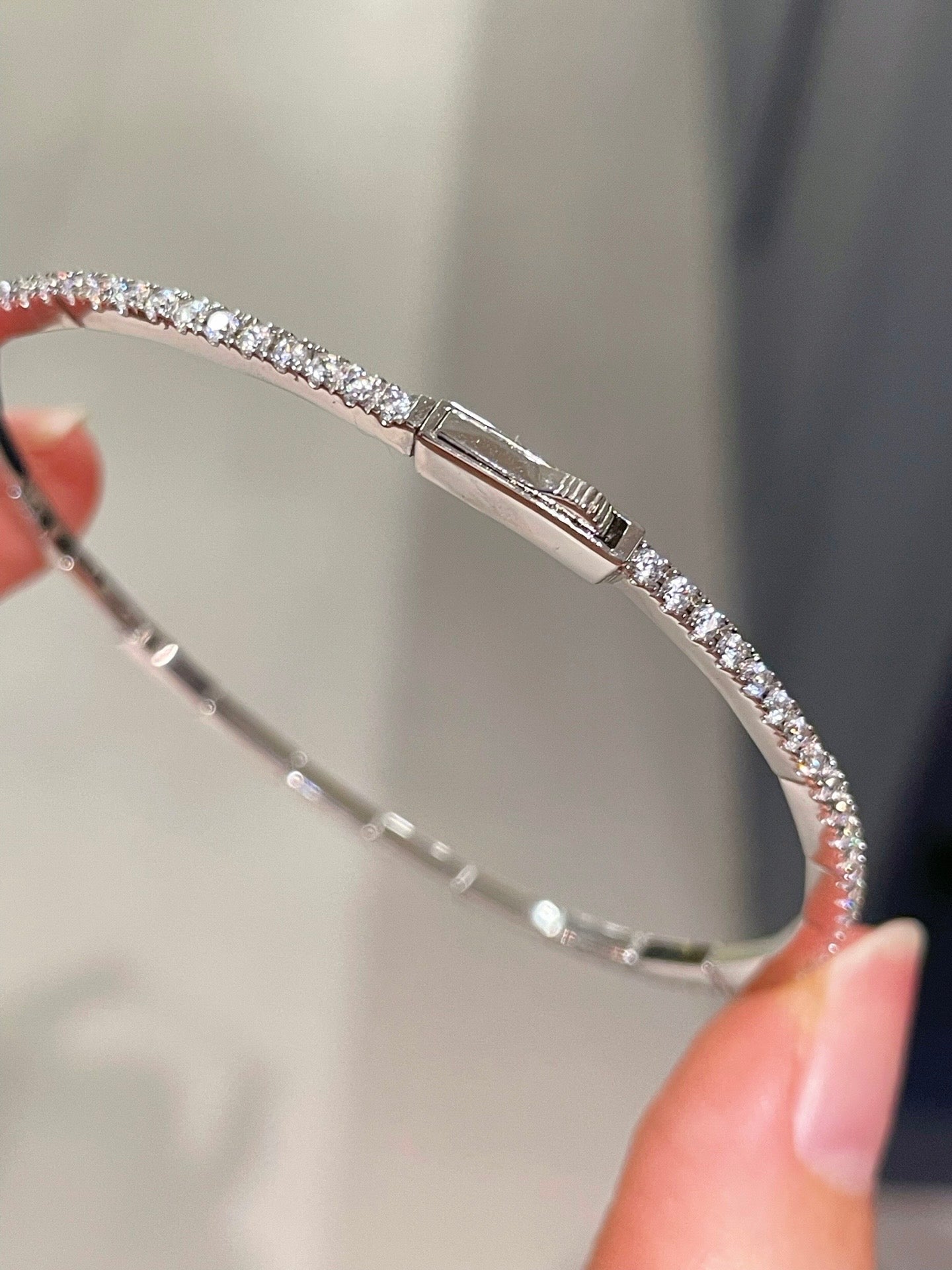 Minimalist Diamond Bangle with Rebound Elastic Design - floysun
