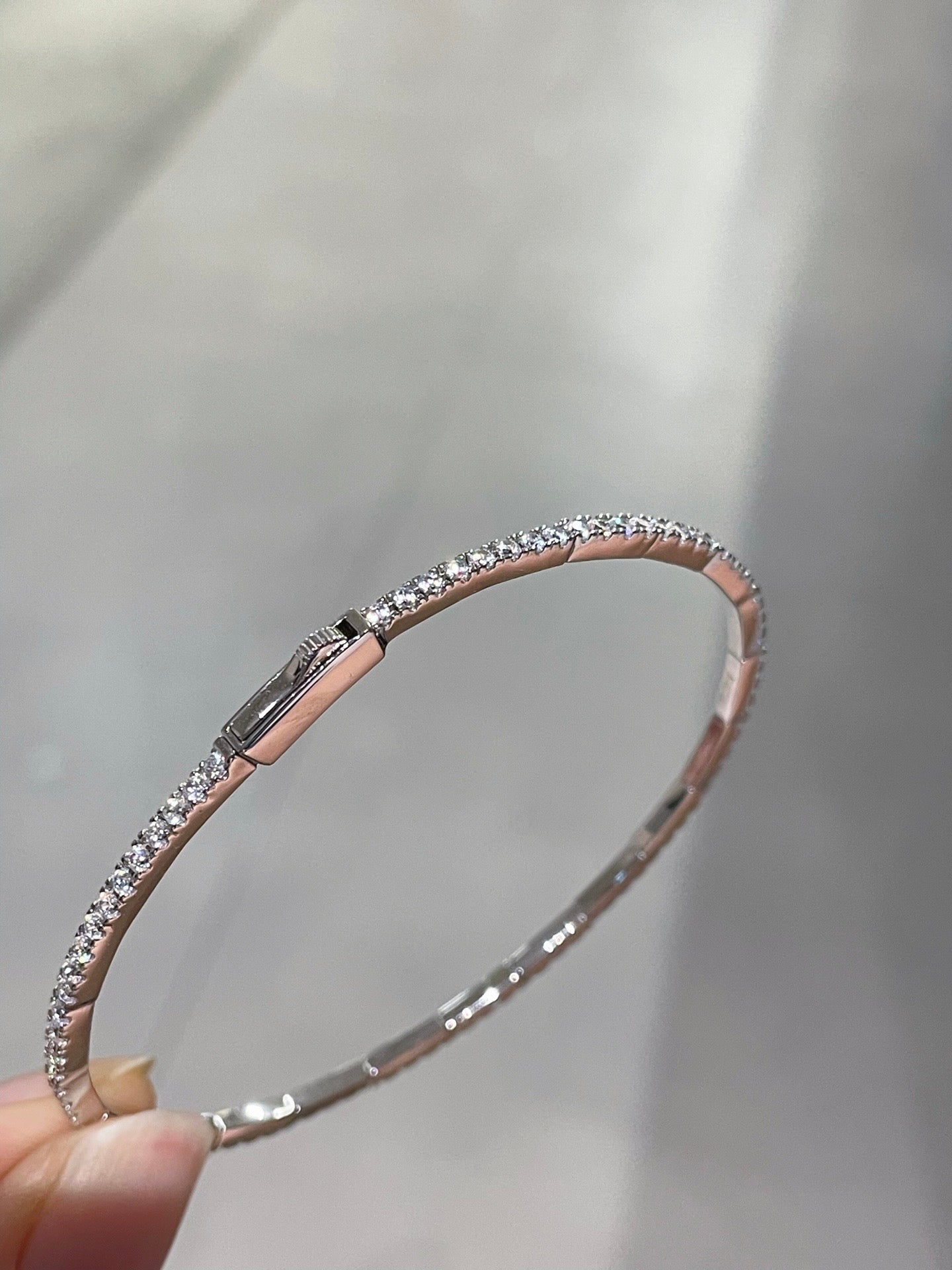 Minimalist Diamond Bangle with Rebound Elastic Design - floysun