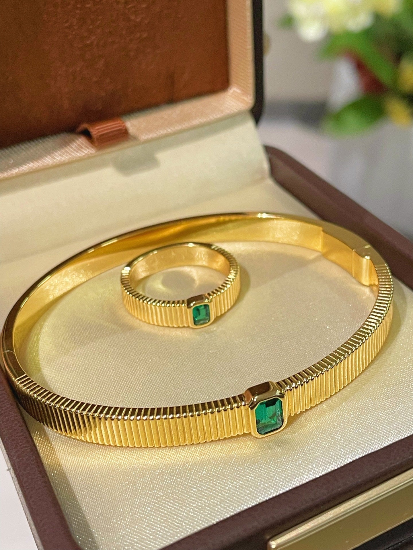 Minimalist Emerald T - Bar Bangle – Luxury Clawless Setting - floysun
