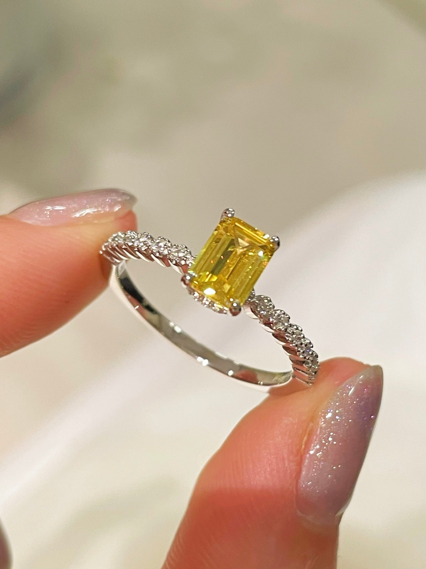 Minimalist Lemon Yellow Diamond Ice Sugar Princess Ring - floysun