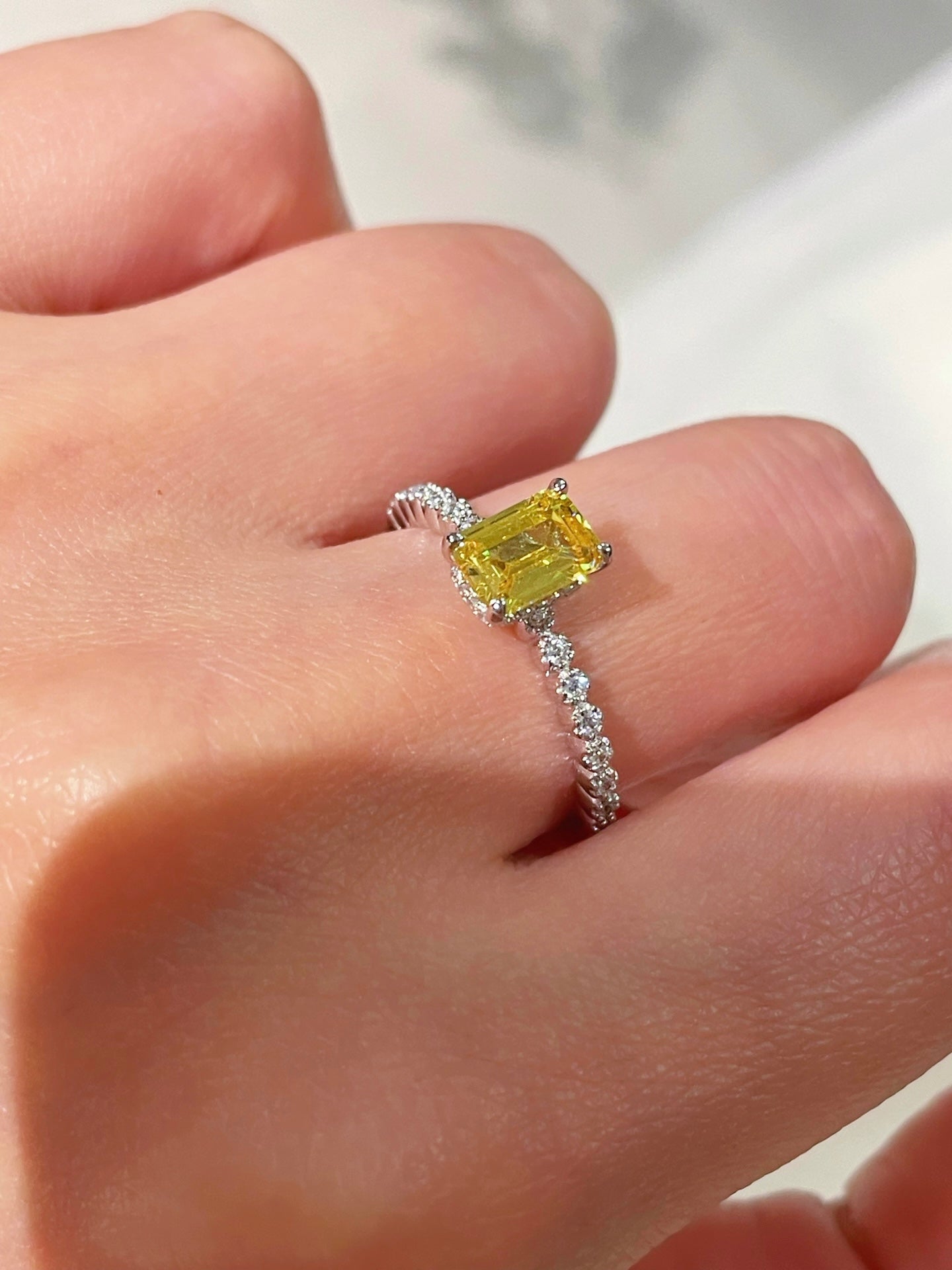 Minimalist Lemon Yellow Diamond Ice Sugar Princess Ring - floysun