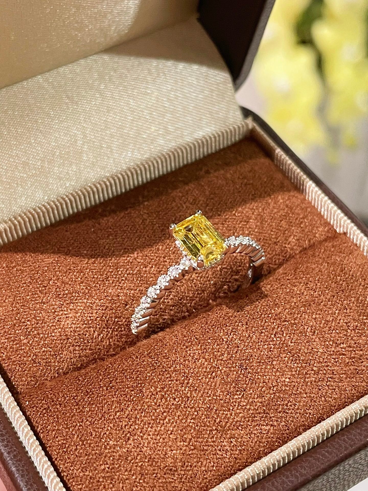 Minimalist Lemon Yellow Diamond Ice Sugar Princess Ring - floysun
