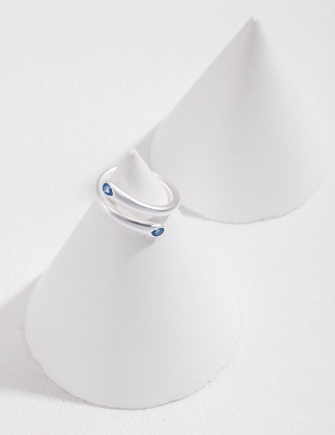 Minimalist Line Sapphire Ring - floysun