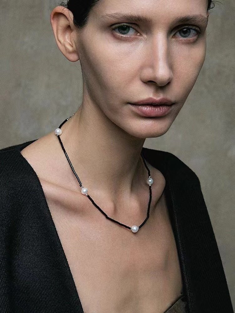 Minimalist Modern Pearl and Black Onyx Beaded Necklace - floysun
