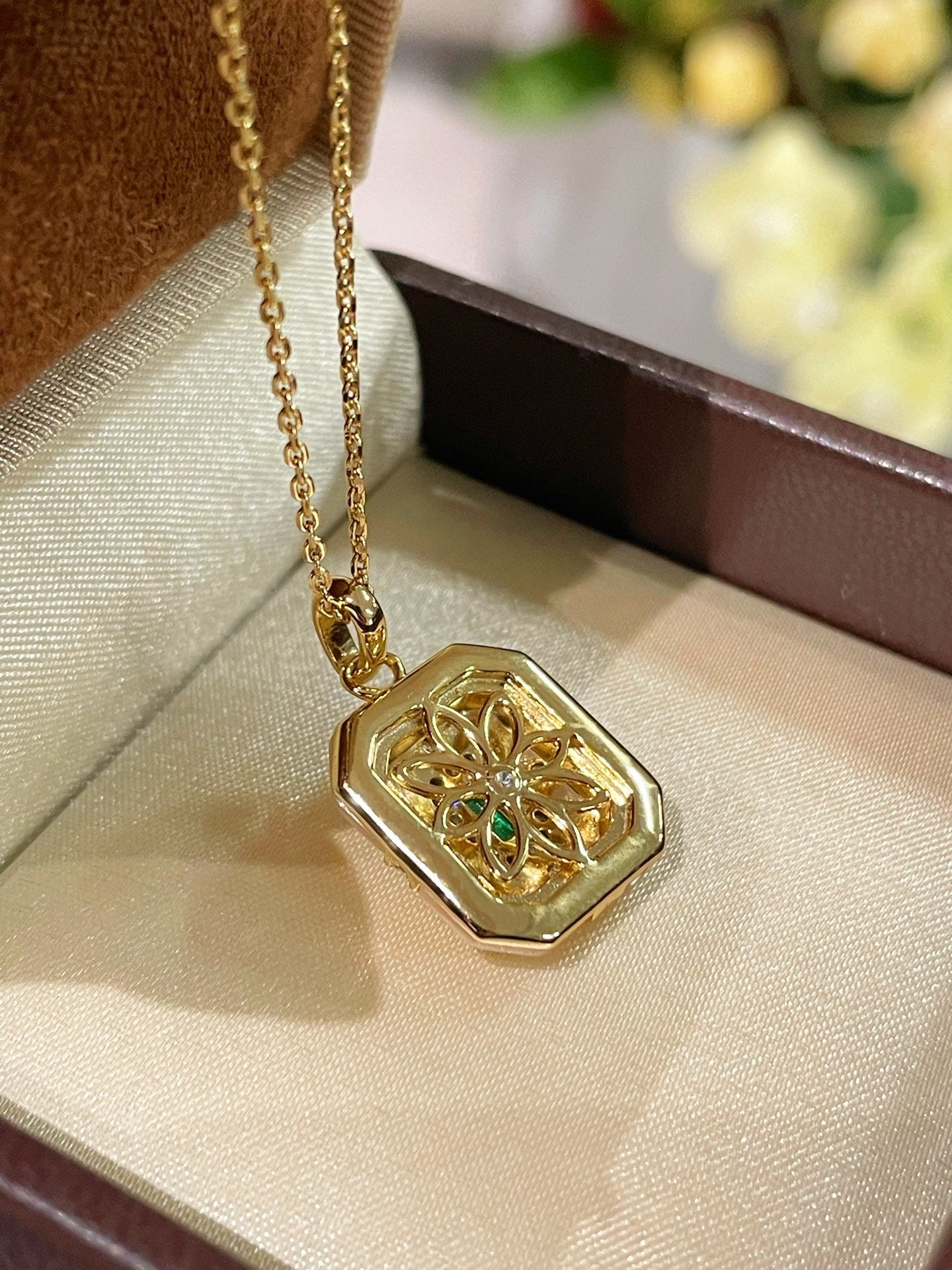 Natural MOP & T - Shape Emerald Necklace - floysun