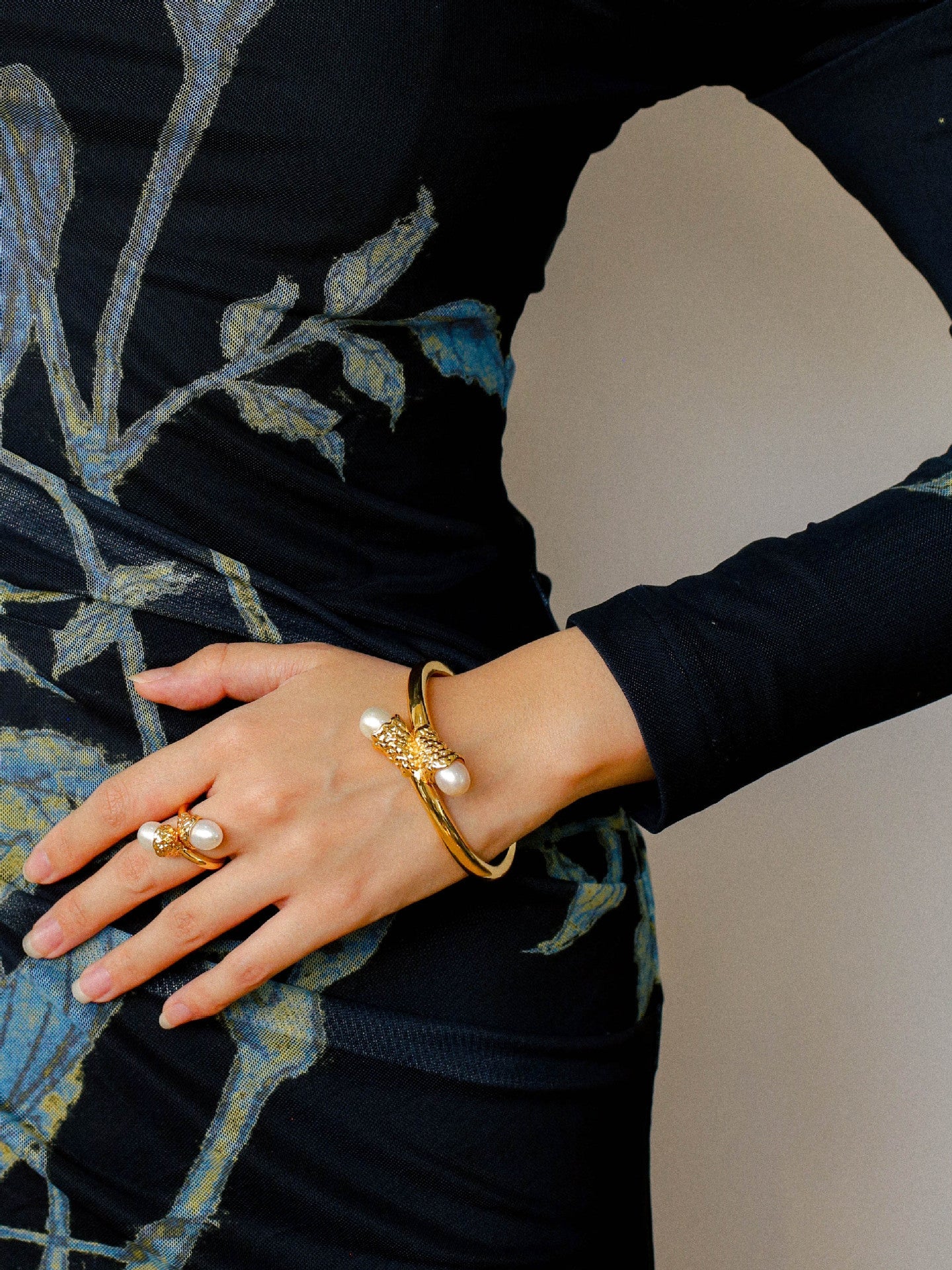Niche Metal Wind Lava Water Drop Agate Open Bangle Bracelet - floysun