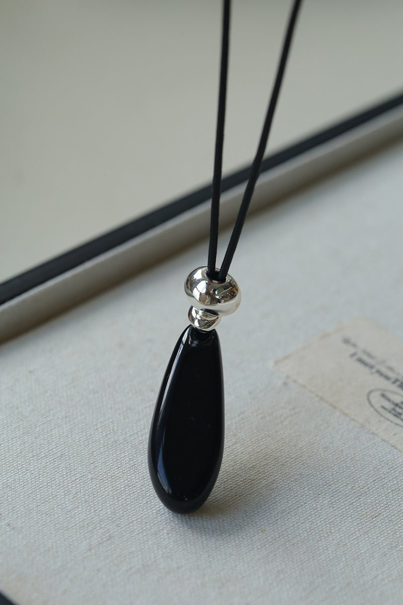 Noir Drop – Adjustable Black Onyx Teardrop Necklace - floysun