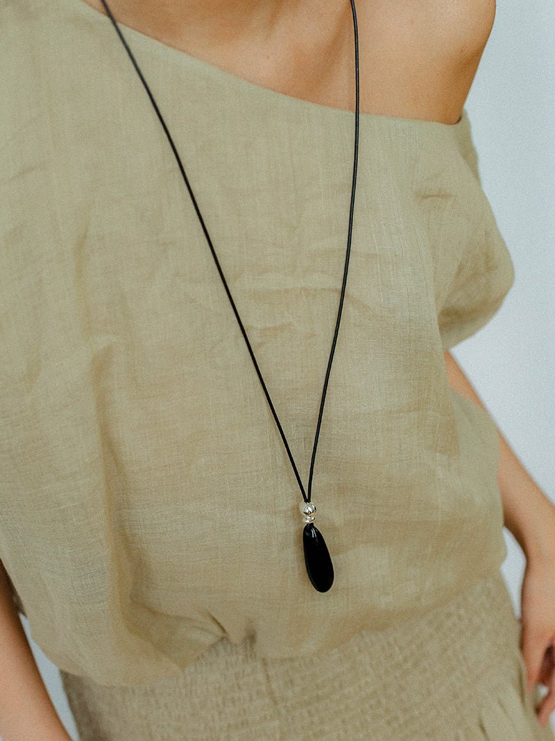 Noir Drop – Adjustable Black Onyx Teardrop Necklace - floysun