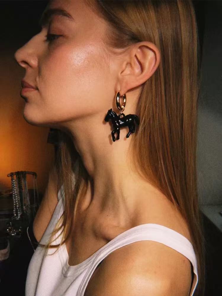 Nomadic Horse Enamel Drop Earrings – 3D Horse Design - floysun