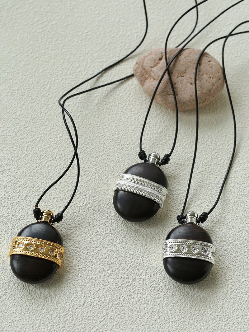 Nomadic Spirit Sandalwood Flask Necklace - floysun