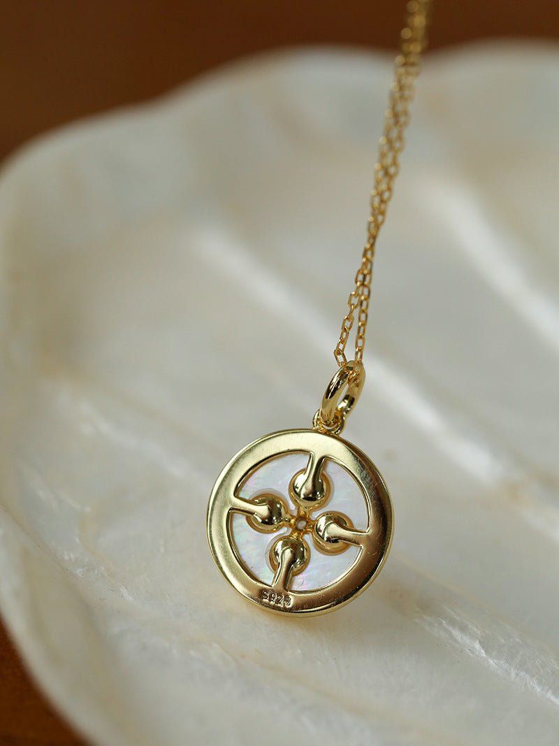 Round White Shell and Pearl Pendant Necklace - floysun
