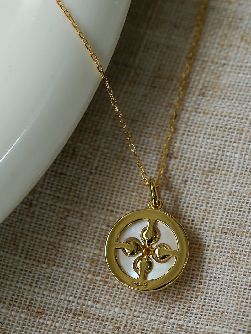 Round White Shell and Pearl Pendant Necklace - floysun