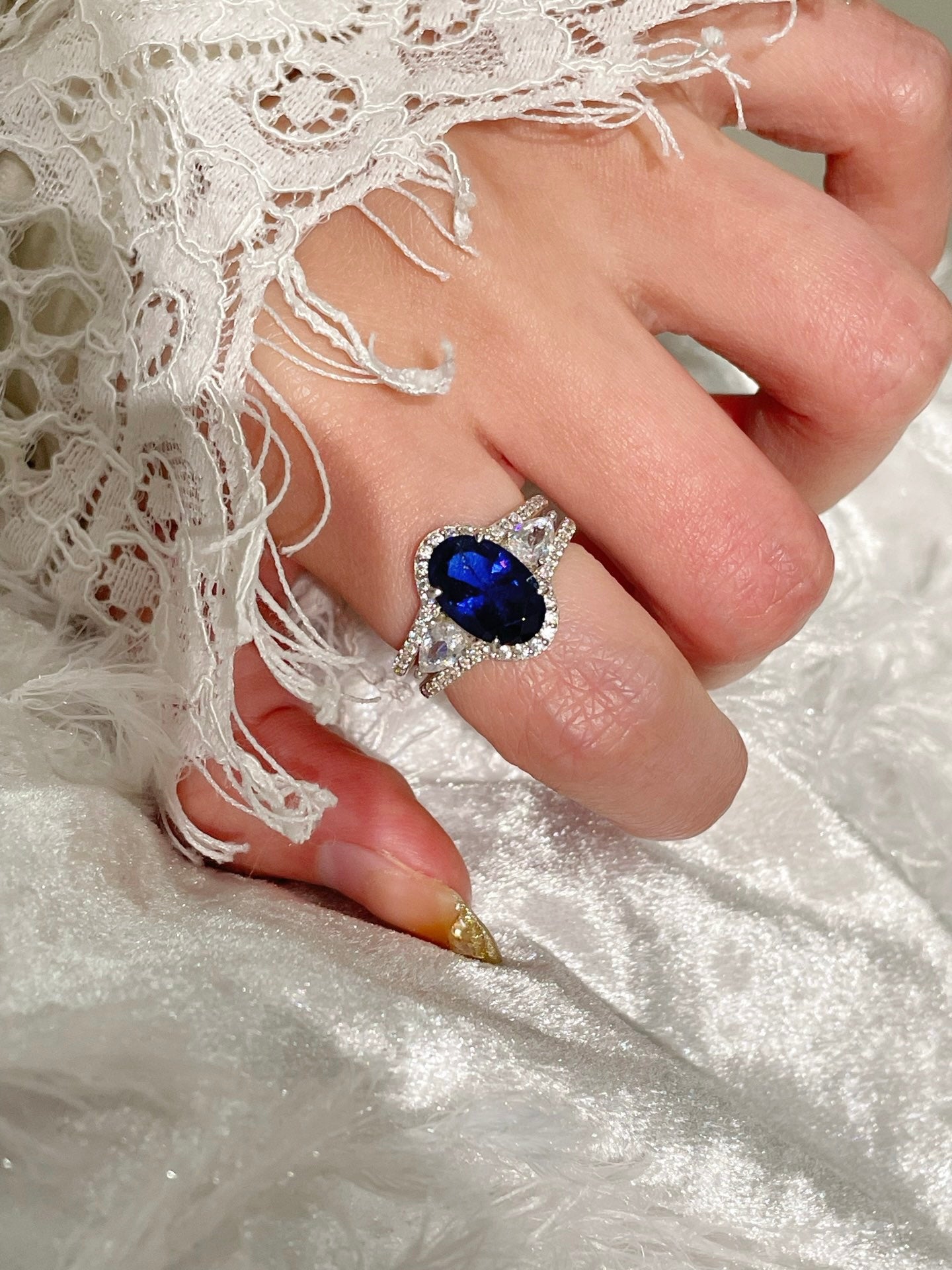 Royal Blue Sapphire Cabochon Diamond Ring - floysun