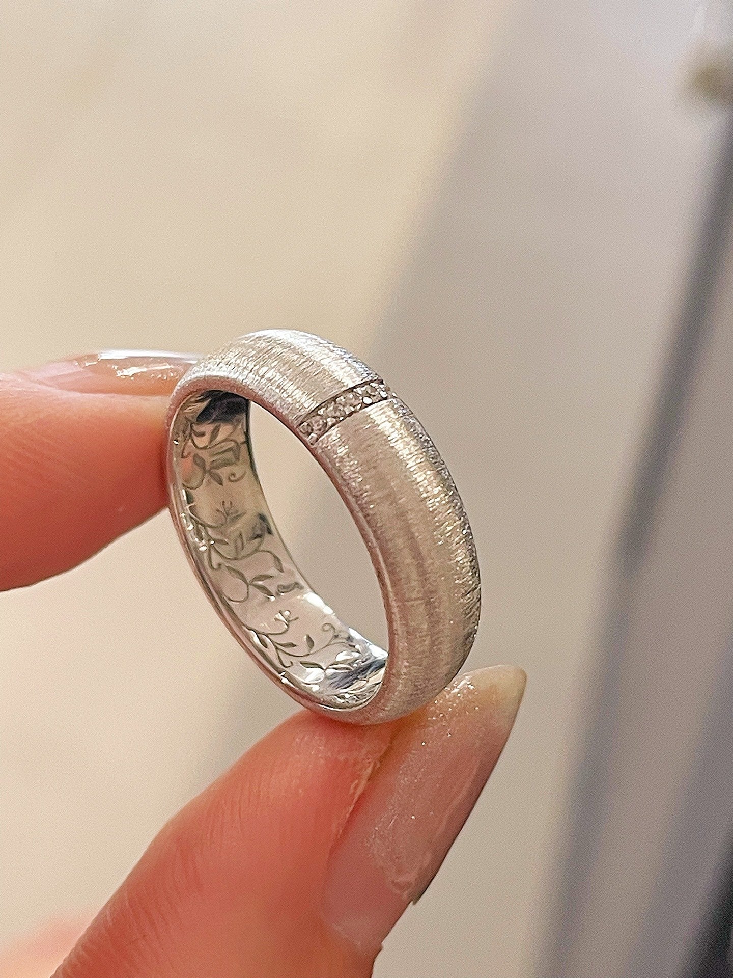 Silken Matte Wide Band Silver Ring - floysun