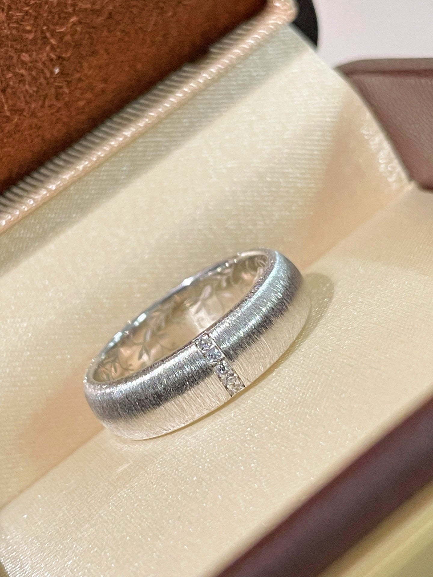 Silken Matte Wide Band Silver Ring - floysun