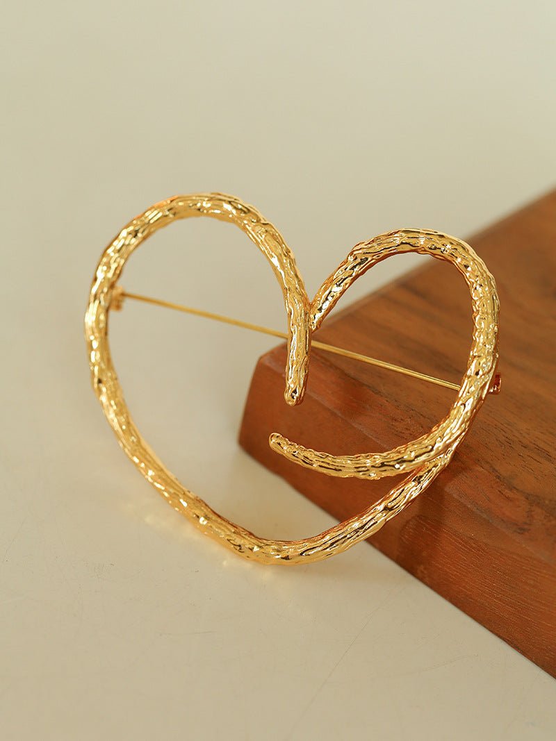 Simple Personality Line Heart Shaped Brooch - floysun