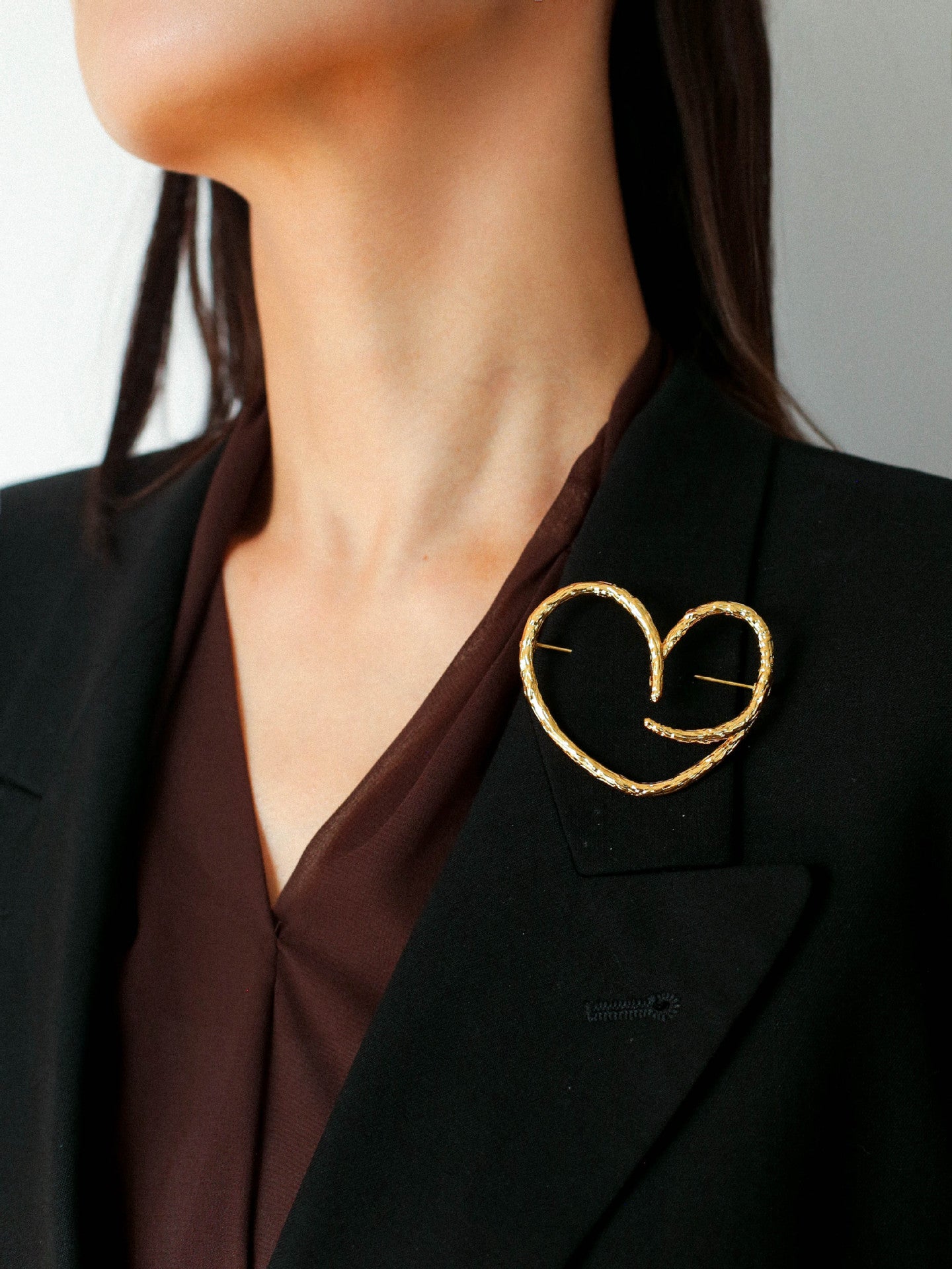 Simple Personality Line Heart Shaped Brooch - floysun