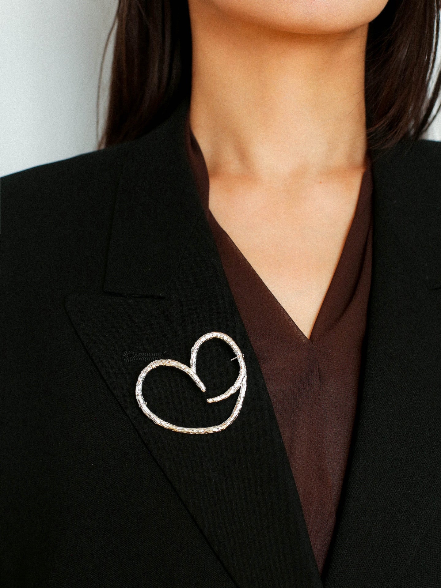 Simple Personality Line Heart Shaped Brooch - floysun