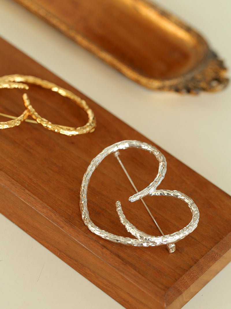 Simple Personality Line Heart Shaped Brooch - floysun