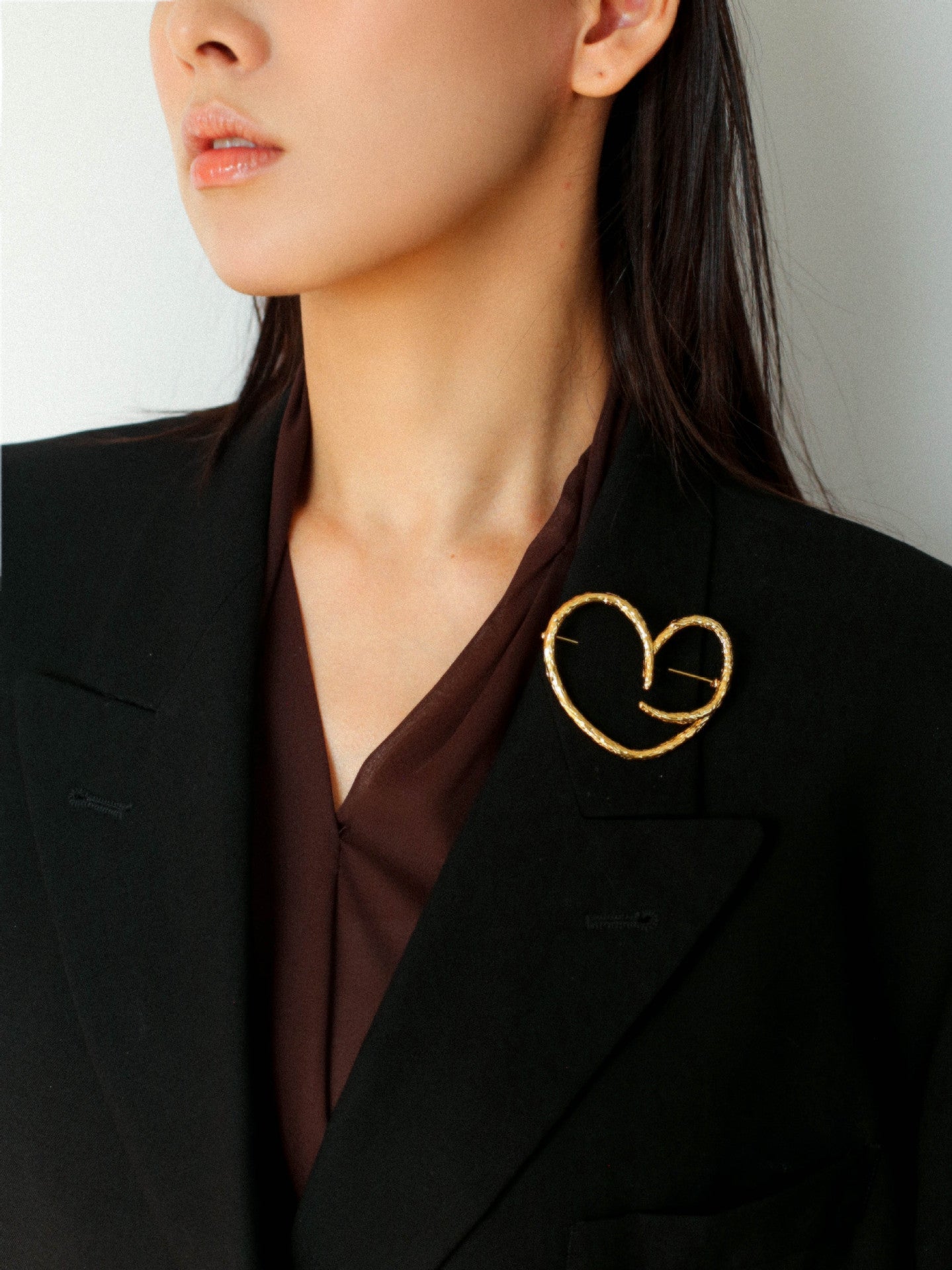Simple Personality Line Heart Shaped Brooch - floysun