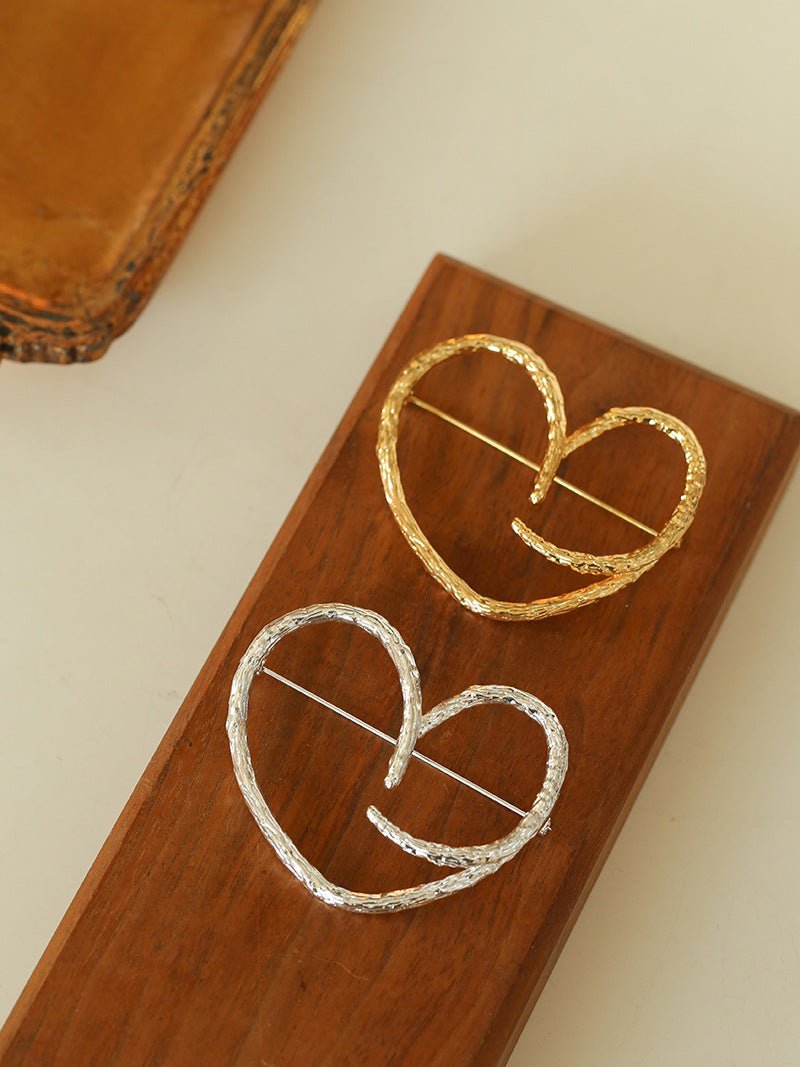 Simple Personality Line Heart Shaped Brooch - floysun