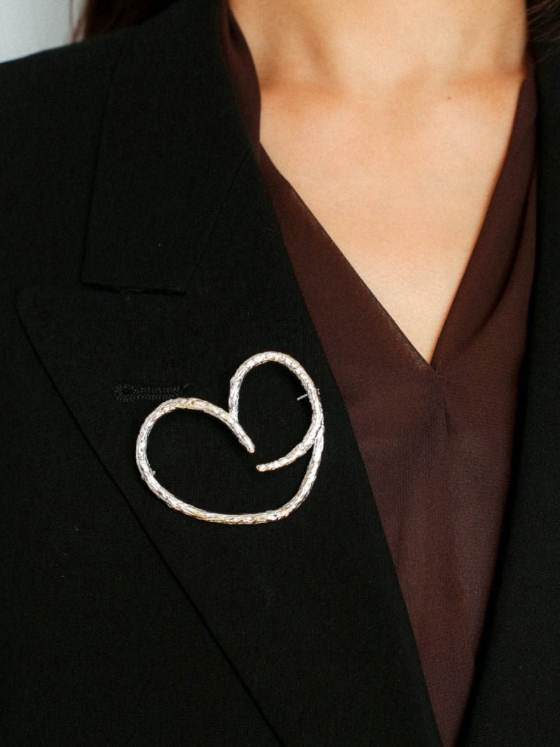 Simple Personality Line Heart Shaped Brooch - floysun