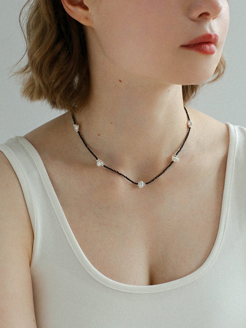 Small Petal Baroque Pearl and Black Spinel Beaded Necklace - floysun