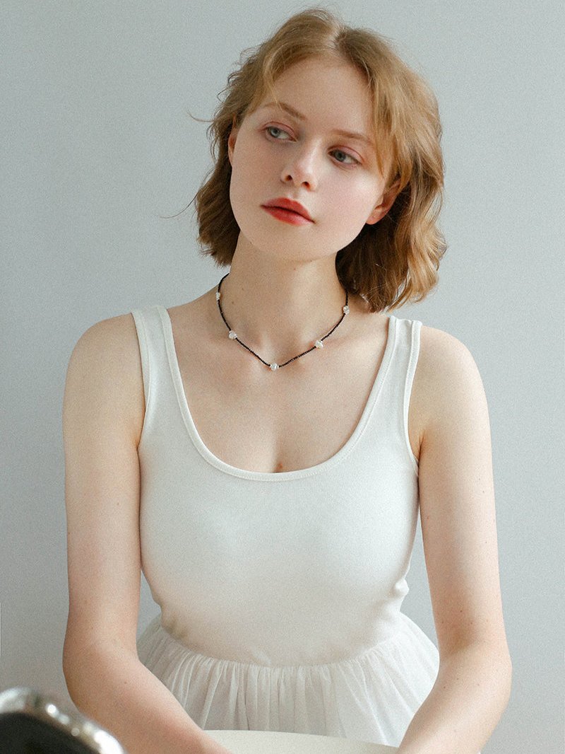 Small Petal Baroque Pearl and Black Spinel Beaded Necklace - floysun